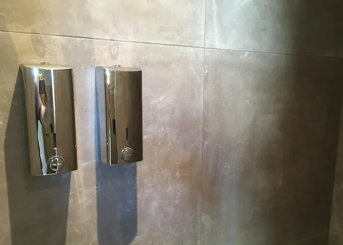 L'atique By Agelandkaai Be With Free Parking *