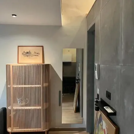 L'atique By Agelandkaai Be With Free Parking Gent